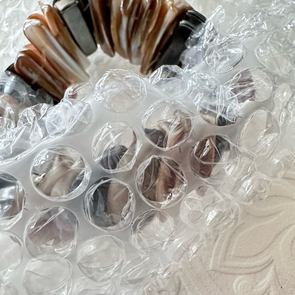 Bracelet Natural Shell And Hematite Stretch OS Mother Of Ocean Pearl 1918 R - Picture 8 of 10